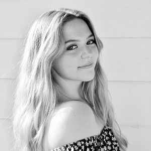 Meet your Posher, Lydia